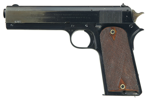 1911GreatWar-Lead The grip angle had been changed from that of the the M-1900-1905 series, to one more in keeping with the shooter’s wrist angle.