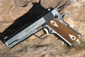 remr1-2 Save for the sights and a few bright metal areas at the muzzle and trigger, the R1 is a dead ringer for that first 1911 the Doughboys carried to WWI.