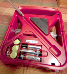 Eton-FRX3-Review-4 The FRX3 runs on either 3 AA batteries or the rechargeable 3.6V, 600mAh Ni-MH battery. It can be recharged by turning the “Hand Turbine” crank, or by the radio’s built-in solar panel.