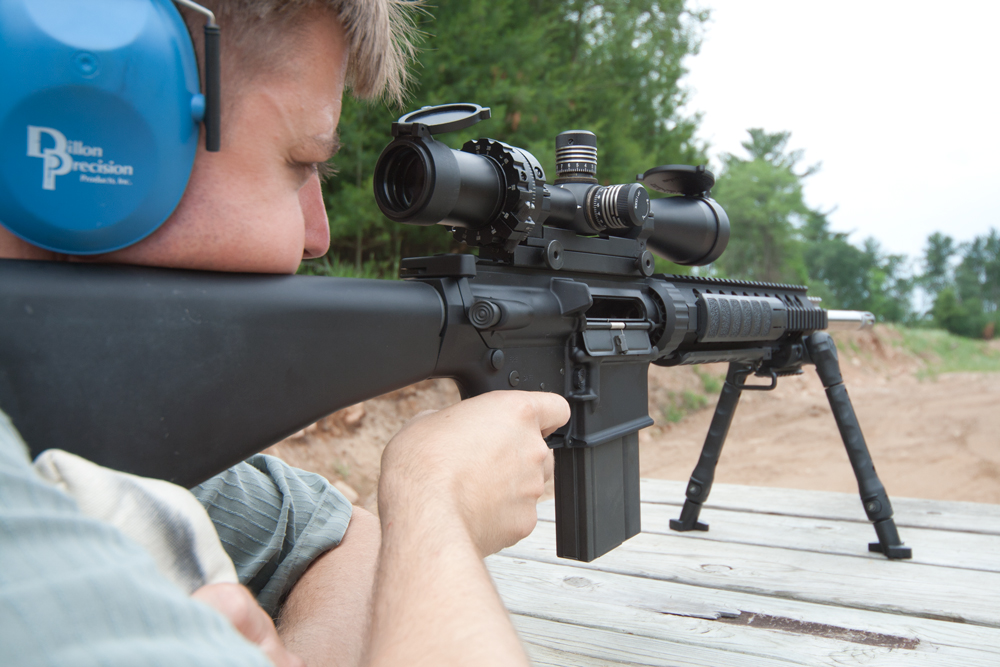 LeatherwoodM1000-2-2 Sighting in the ART M1000 scope. To estimate a 250-yard zero on a 100-yard range, use the hash mark directly above the center crosshair on the reticle. The trajectory algorithm of this scope is based on a 250-yard zero.