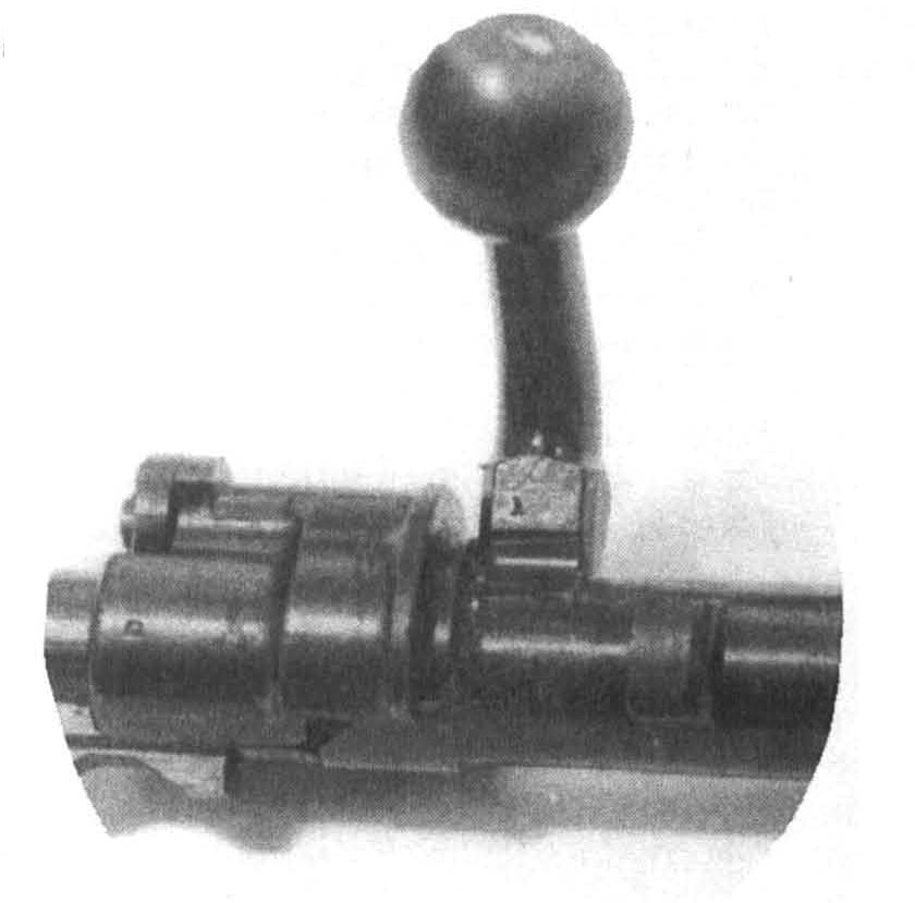 Mauser-7 The third locking lug in the 98’s receiver bridge is not its sole distinguishing feature, but is usually held to be the most important single distinction between the M98 and its predecessors.